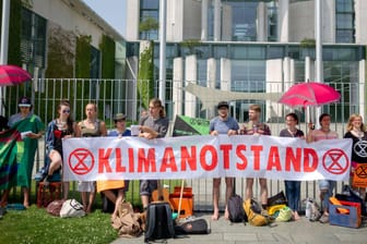 Klimaschutzprotest vor dem Bundeskanzleramt.