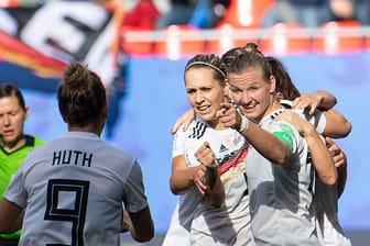 Verdienen deutlich weniger als die Männer: Die deutsche Frauen-Nationalmannschaft.