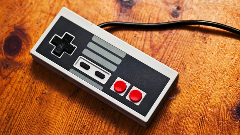 Der Controller einer NES (Symbolbild): Erkennen Sie alle Retro-Konsolen?