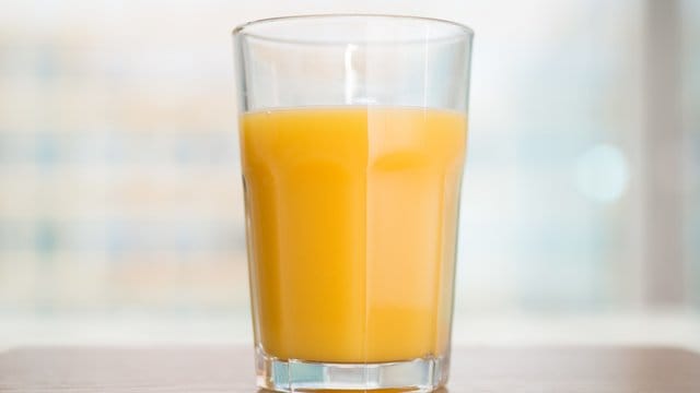 Statistisch gesehen trinkt jeder Einwohner in Deutschland 7,4 Liter Orangensaft im Jahr.