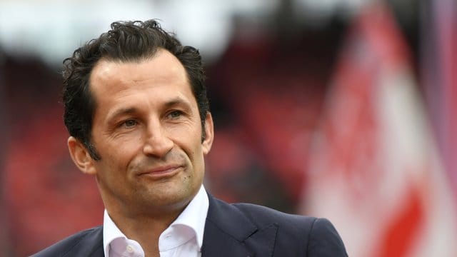 Der Münchner Sportdirektor Hasan Salihamidzic kündigt weitere Transfers an.