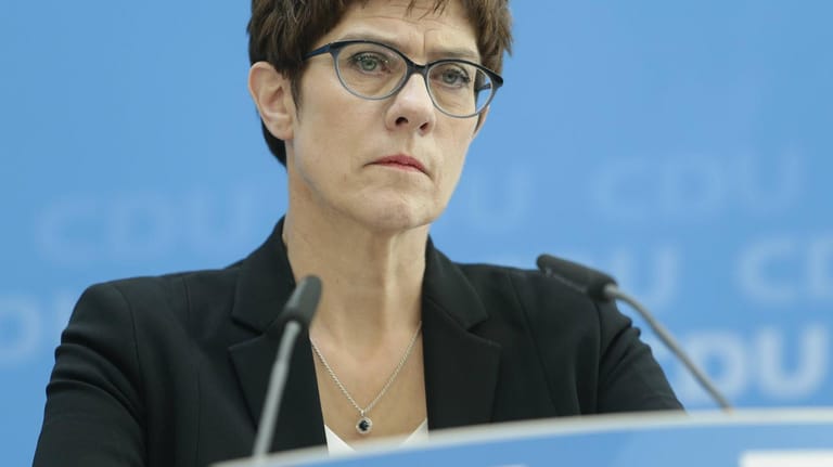 Die CDU-Chefin: Annegret Kramp-Karrenbauer räumt Unsicherheiten im Umgang mit den Medien ein. Die Bereitschaft, Aussagen auf die Goldwaage zu legen, sei dort aber auch groß.