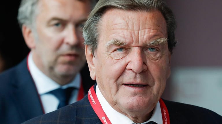 Gerhard Schröder: Er hat den Aufruf an seine Partei initiiert.