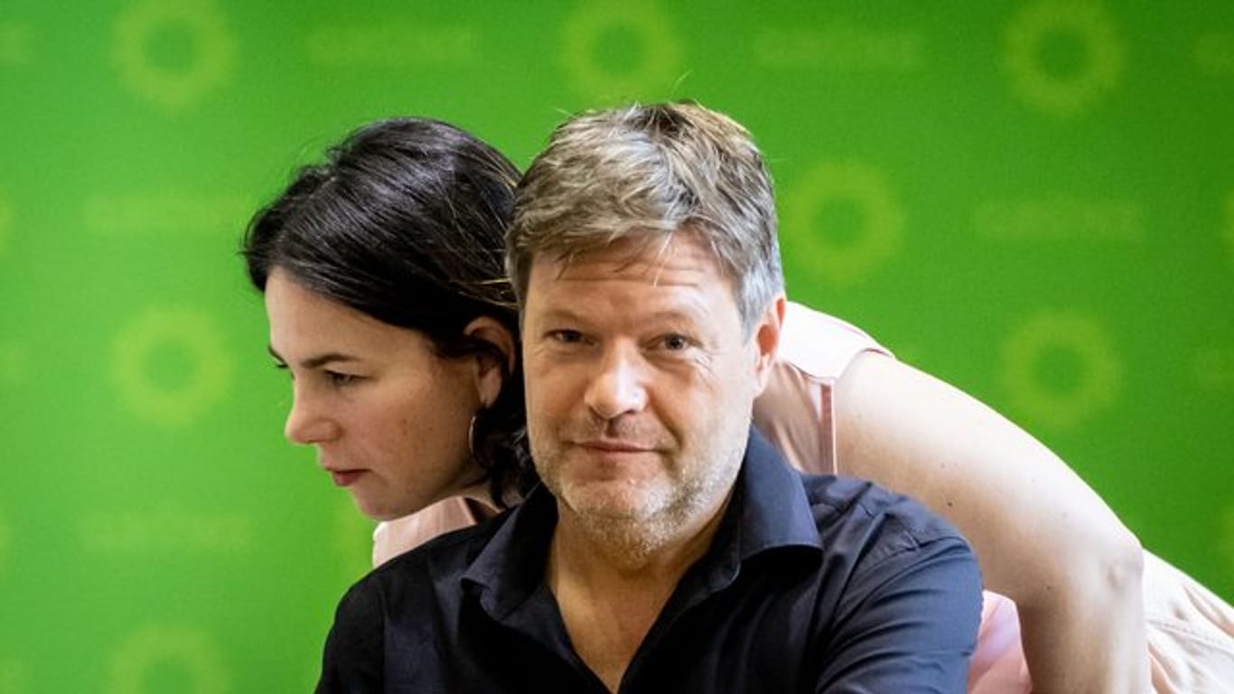 Annalena Baerbock und Robert Habeck sind seit Januar 2018 Parteichefs der Grünen.