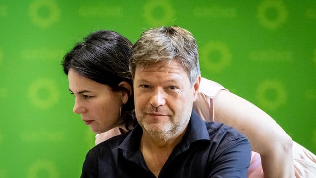 Annalena Baerbock und Robert Habeck sind seit Januar 2018 Parteichefs der Grünen.