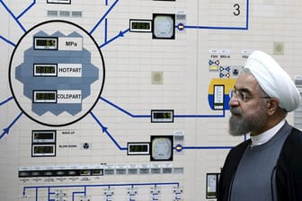 Der iranische Präsident Hassan Ruhani: Der Iran kündigt einen weiteren Teilausstieg aus dem Atomabkommen an.