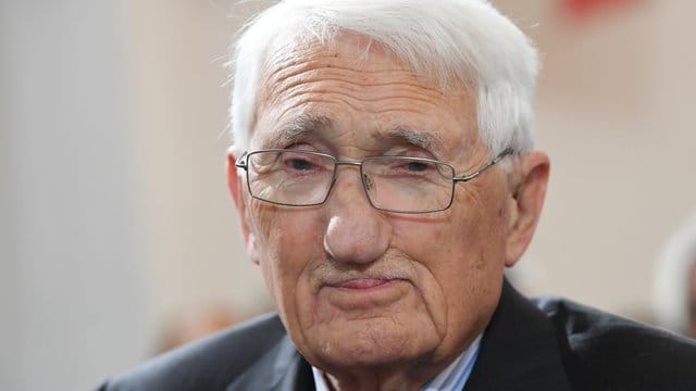 Jürgen Habermas wird 90 Jahre alt.