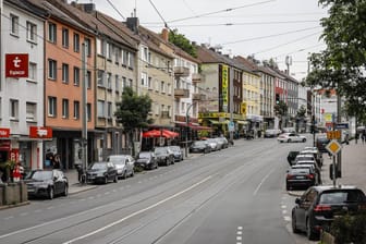Die Altendorfer Straße im Essener Stadtteil Altendorf: Die Straße und die darauf verlaufenden Tramlinien waren über Stunden gesperrt. (Archivbild)