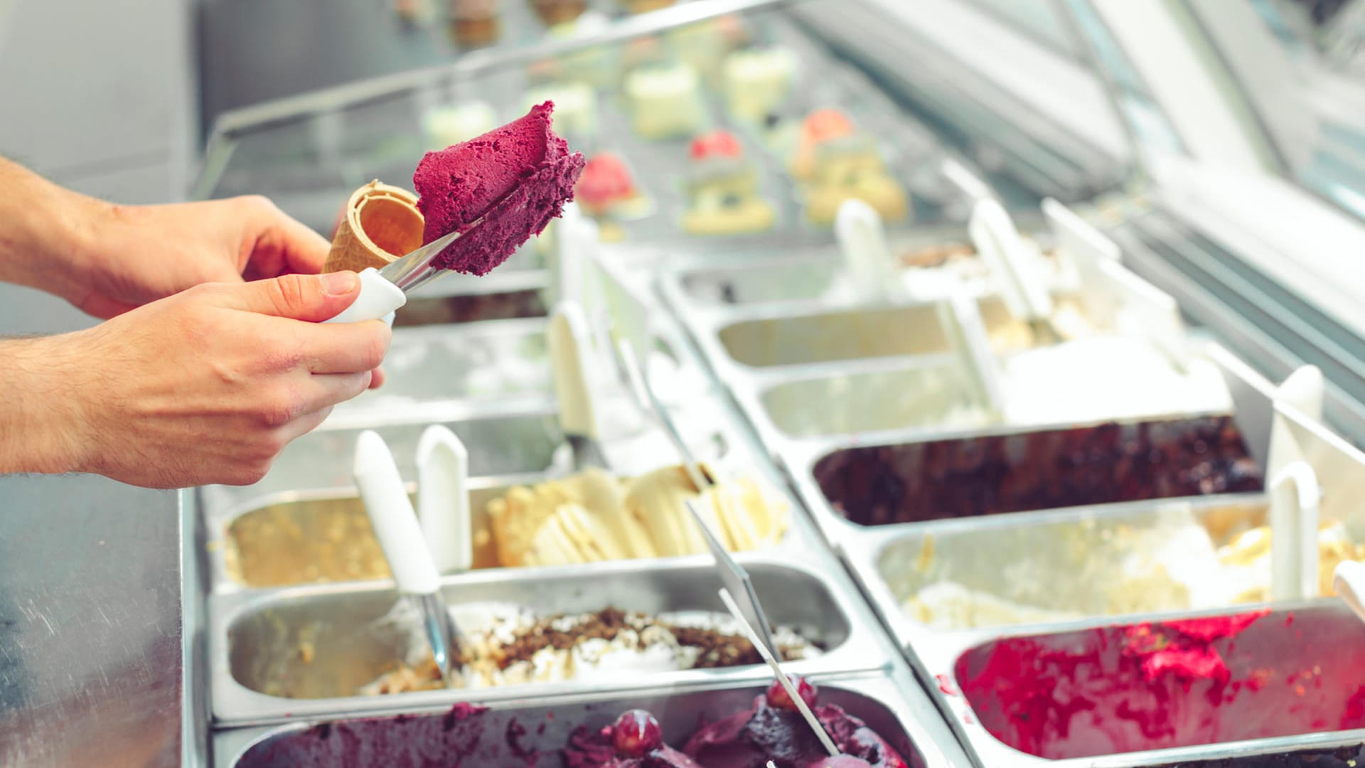 Verschiedene Eissorten in der Eisdiele (Symbolbild): Stimmen Sie ab für die beste Eisdiele der Stadt!