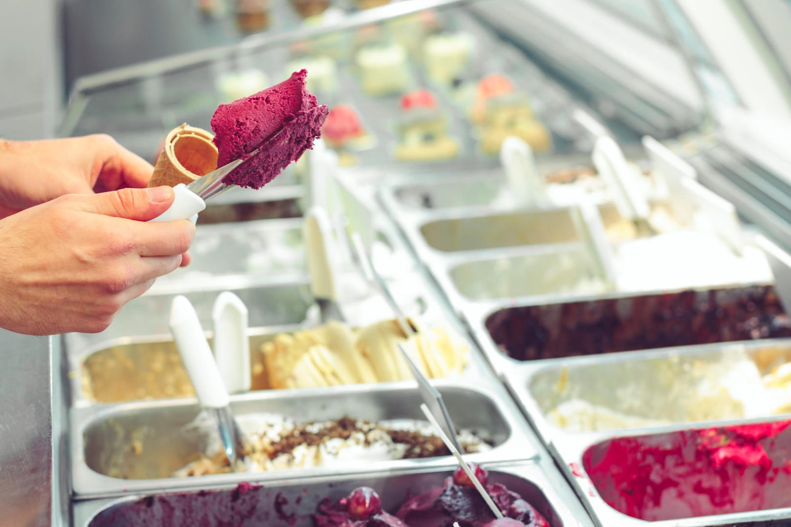 Verschiedene Eissorten in der Eisdiele (Symbolbild): Stimmen Sie ab für die beste Eisdiele der Stadt!