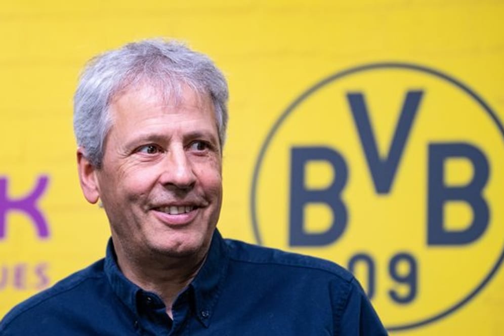 Lucien Favre hat seinen Vertrag als Trainer beim BVB vorzeitig verlängert.
