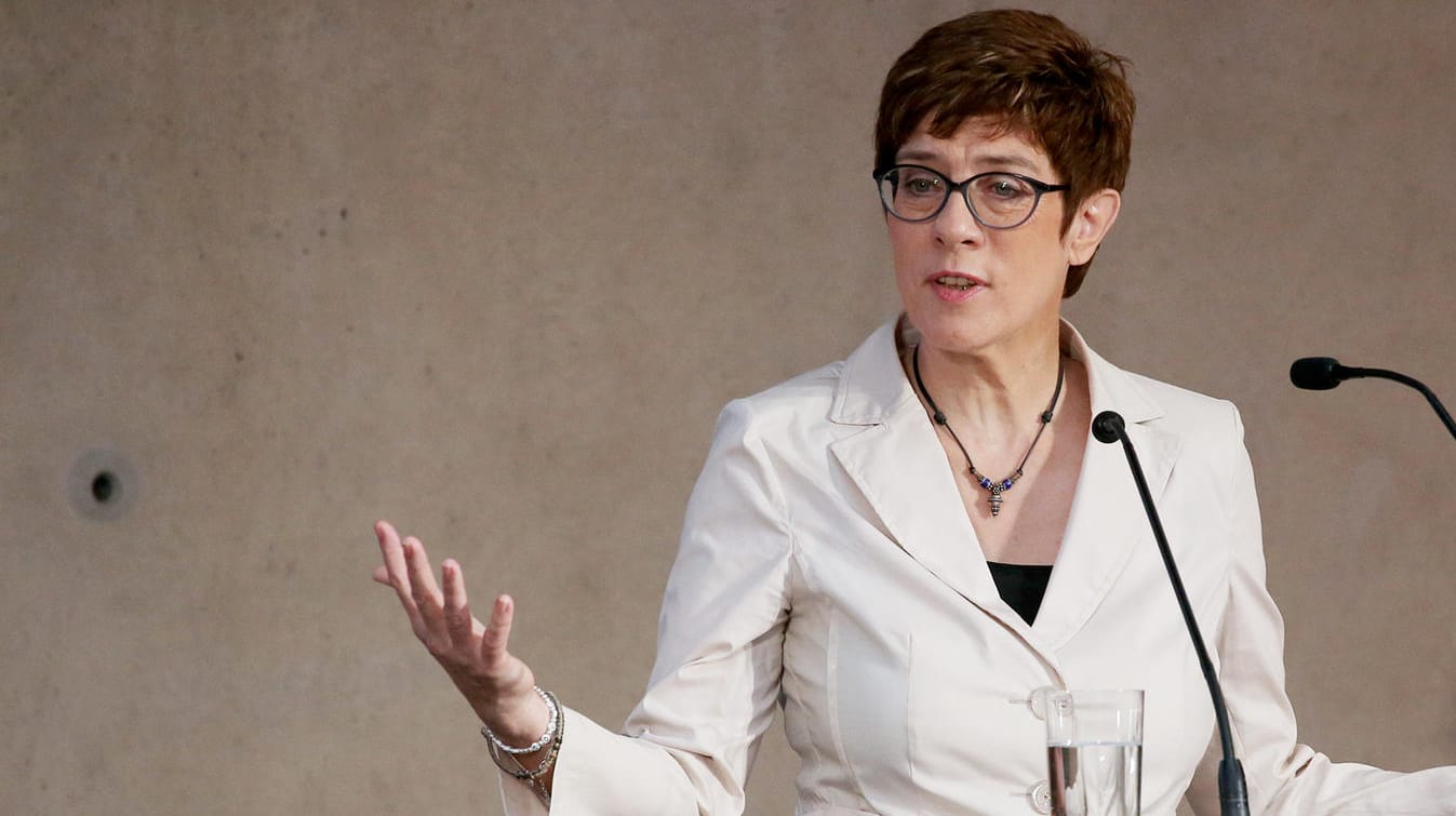 Annegret Kramp-Karrenbauer : Die CDU-Vorsitzende hat sich bisher nicht zu dem Bericht geäußert.