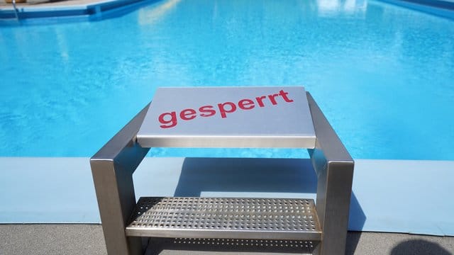 In den Schwimmbädern fehlen zunehmend ausgebildete Bademeister.