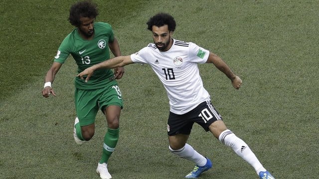 Mohamed Salah (r) soll beim Afrika-Cup Gastgeber Ägypten zu Siegen führen. Mohamed Salah (r) soll beim Afrika-Cup Gastgeber Ägypten zu Siegen führen.