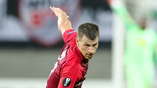 Rechtsverteidiger Stefan Lainer folgt seinem Trainer Rose nach Gladbach.
