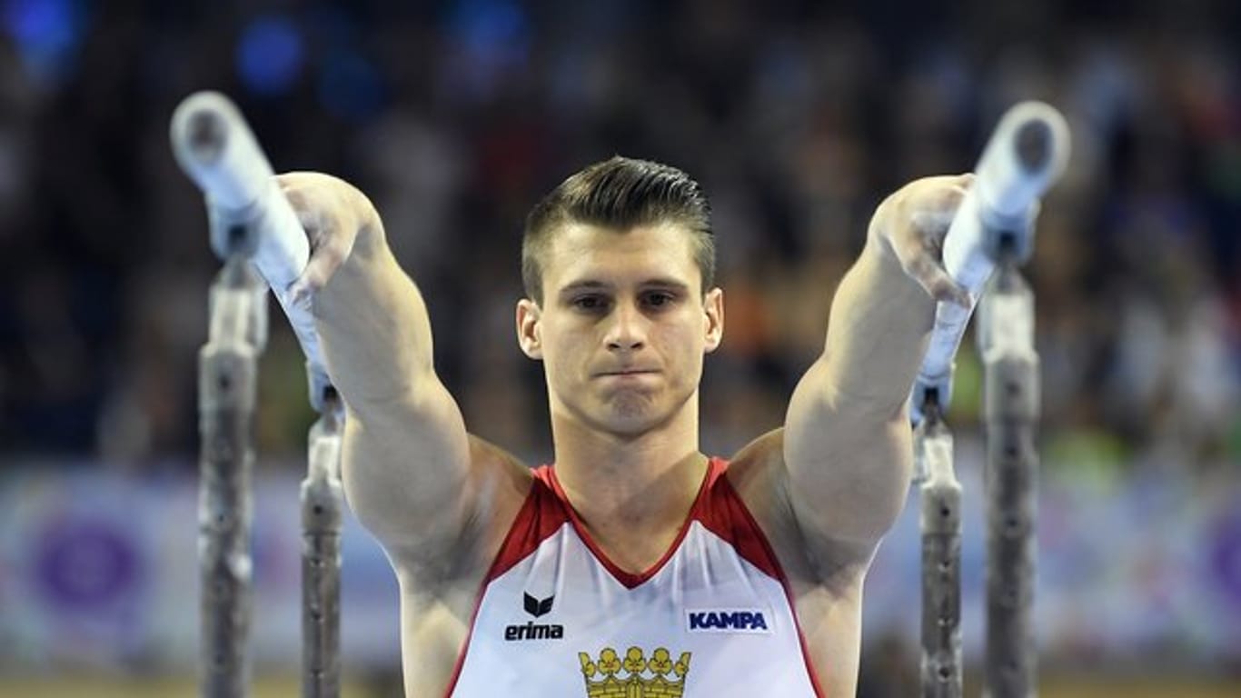 Muss nach einem Handbruch um die WM-Teilnahme bangen: Turner Lukas Dauser.