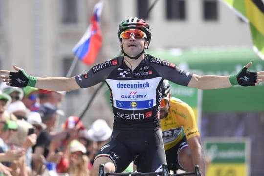 Radprofi Elia Viviani vom Team Deceuninck-Quick-Step gewinnt auch die fünfte Etappe.