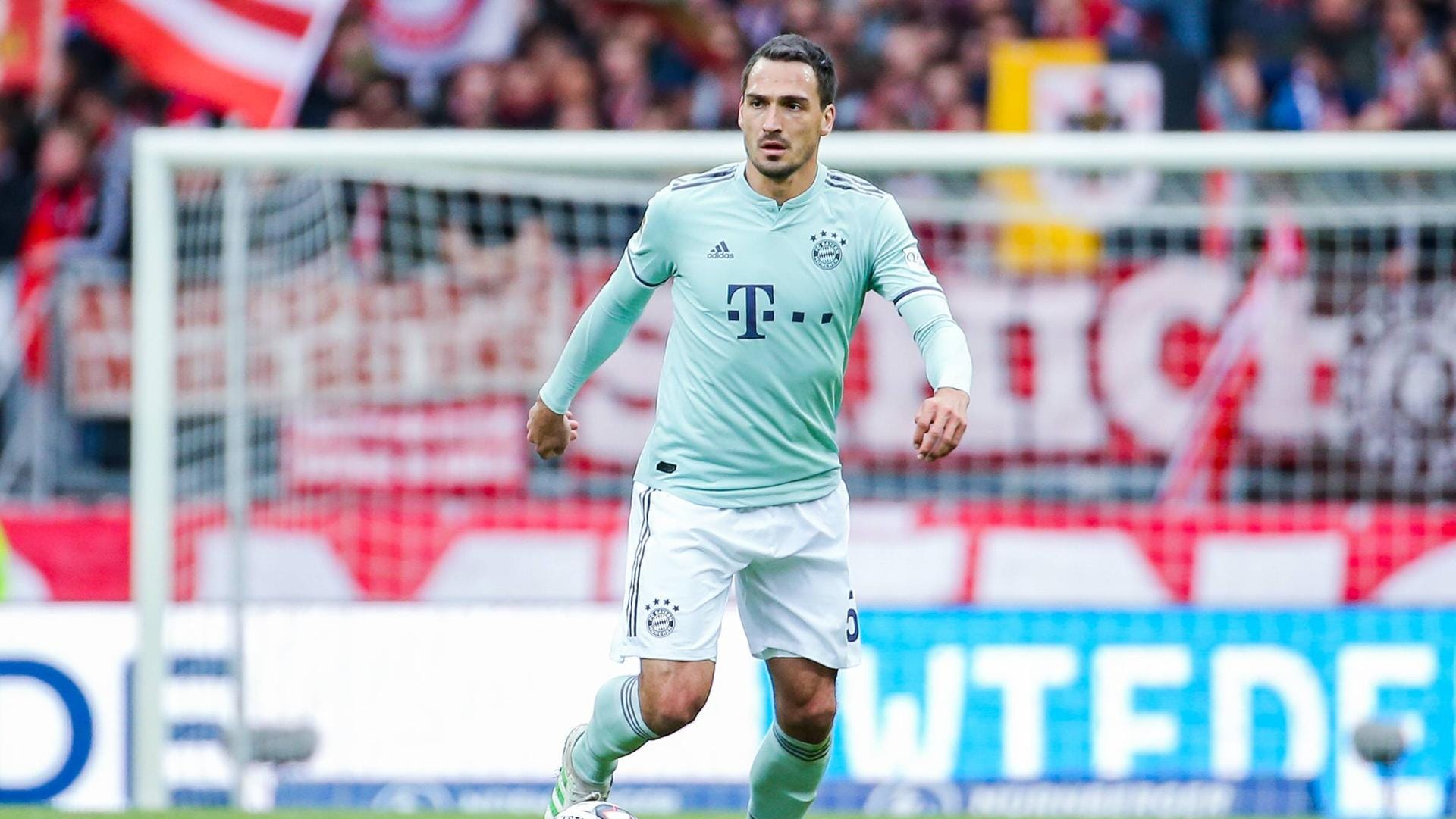 Mats Hummels: Wechselfreude sorgt für Netz-Lacher.