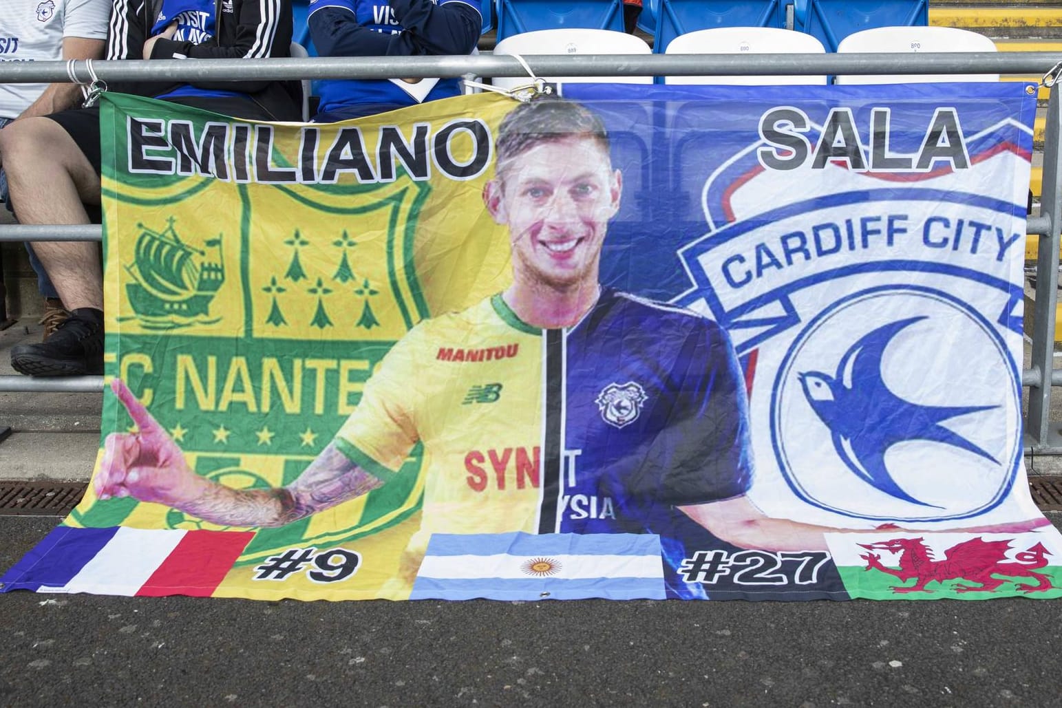 Trauerbekundung im Stadion von Cardiff City: Fans gedenken Emiliano Sala.