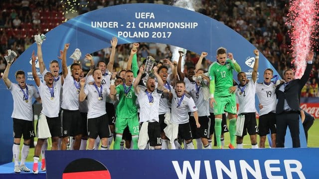 Deutschlands U21-Fußballer feiern den EM-Titel 2017.