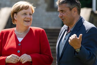 Angela Merkel und Sigmar Gabriel besuchten zusammen Goslar: Der ehemalige Bundesaußenminister und SPD-Chef hat sich für Merkel als neue Präsidentin der EU-Kommission ausgesprochen.