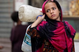 Mädchen im pakistanischen in Lahore: Die Justiz des Landes will 116 Gerichte zu gender-basierter Gewalt und Kindergerichte in jedem Bezirk einrichten.