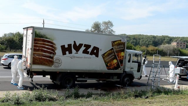 In diesem Kühllaster erstickten die 71 Menschen qualvoll. In diesem Kühllaster erstickten die 71 Menschen qualvoll.