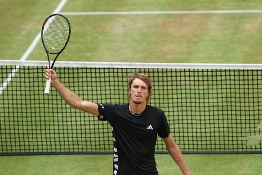 Hat sich mit geschwollenem Knie ins Viertelfinale gekämpft: Alexander Zverev.