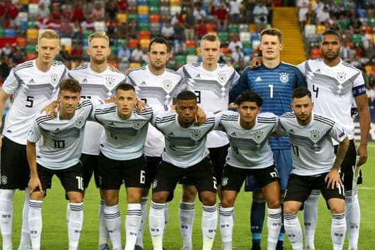 Die deutsche U21 tritt mit einer nur auf einer Position veränderten Startelf im zweiten EM-Spiel an.