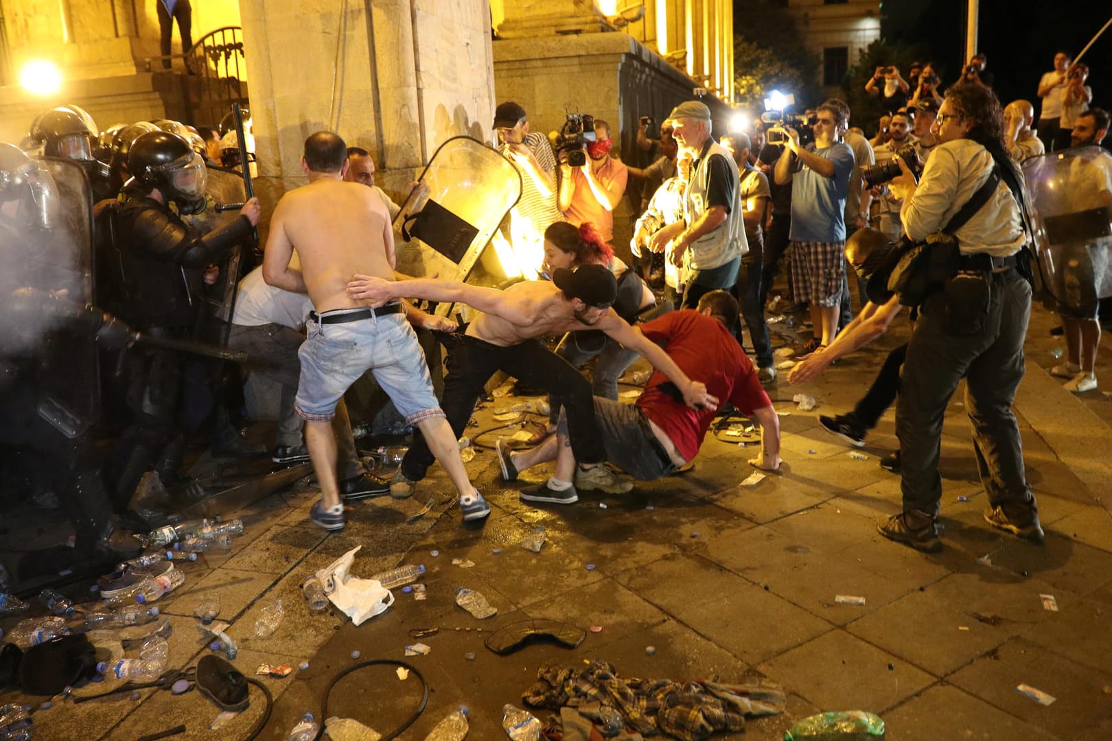 Georgien, Tbilisi: Die Opposition befürchtet, dass Russland an Einfluss in der Ex-Sowjetrepublik gewinnen könnte.