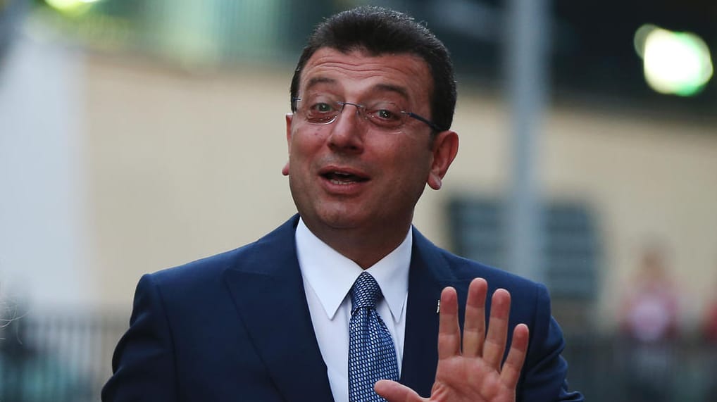 Ekrem Imamoglu mit seiner Ehefrau.