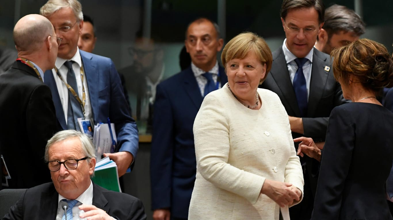EU-Gipfel: Vor dem Personalpoker hatten sich die 28 Staats- und Regierungschefs auch über Sachfragen zerstritten.