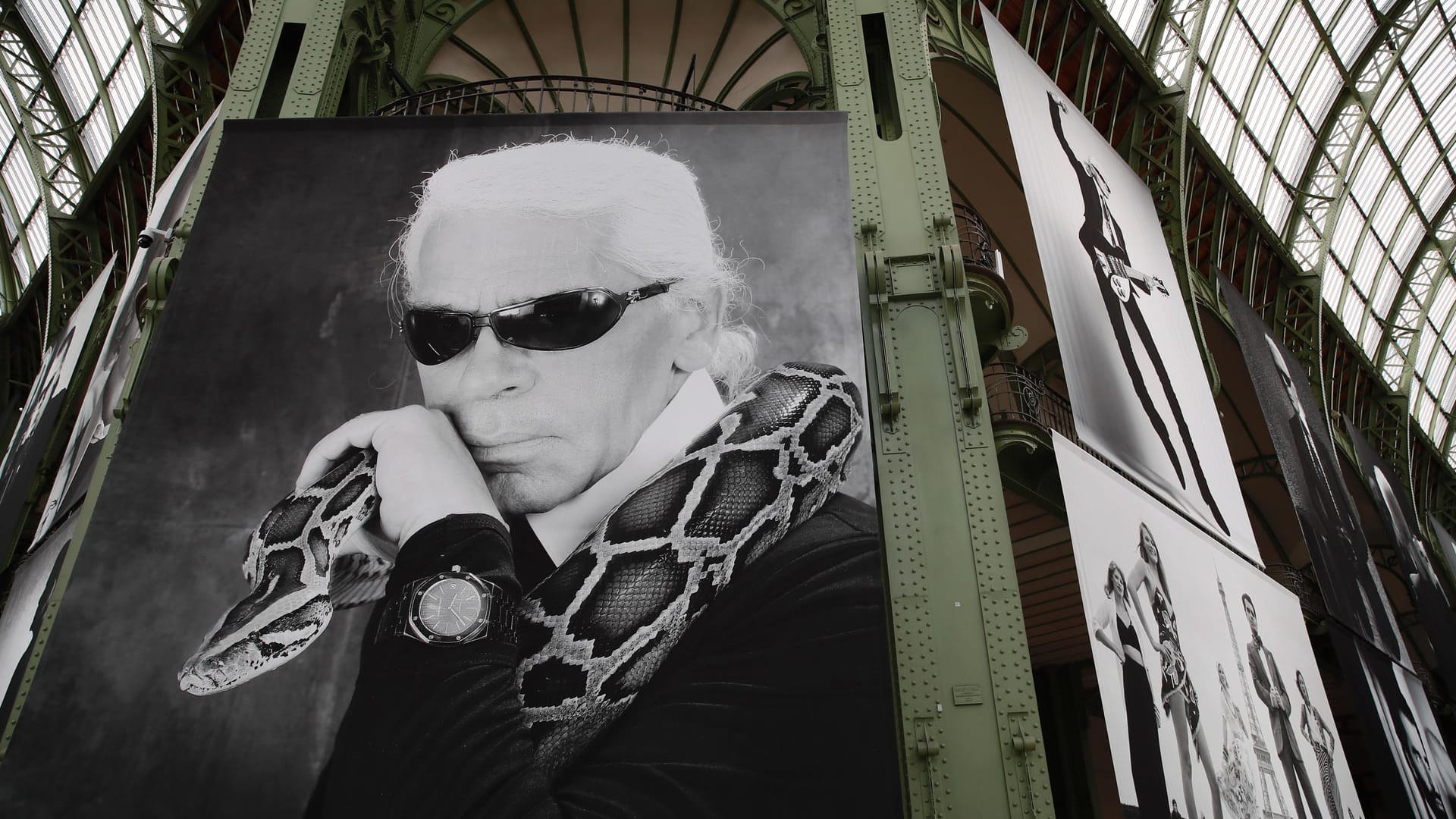 "Karl, für immer": Im Grand Palais wurden Videoaufnahmen, Fotografien und Zeichnungen von der Hand des Modezaren gezeigt. "Karl, für immer": Im Grand Palais wurden Videoaufnahmen, Fotografien und Zeichnungen von der Hand des Modezaren gezeigt.