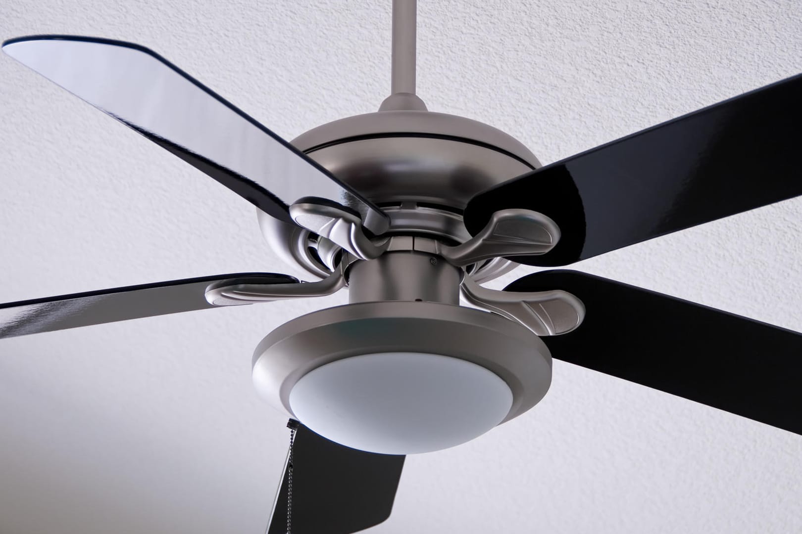 Deckenventilatoren: Hochwertige Ventilatoren für die Deckenmontage im Vergleich.
