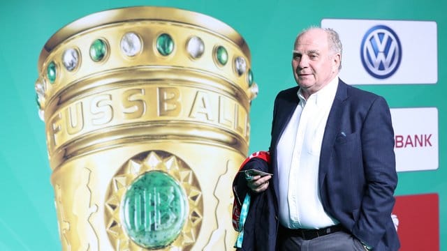 Uli Hoeneß hatte Einkäufe des FC Bayern angekündigt.