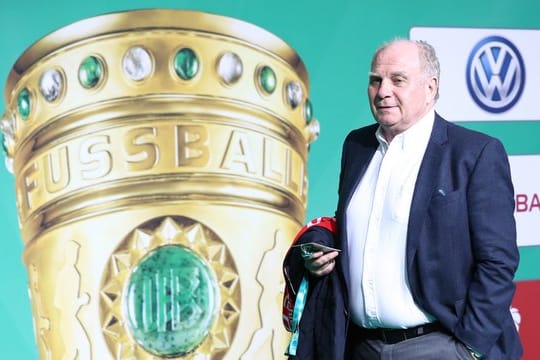 Uli Hoeneß hatte Einkäufe des FC Bayern angekündigt.