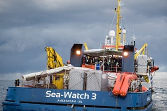 Das Schiff der deutschen Hilfsorganisation Sea-Watch hatte die Migranten am 12.
