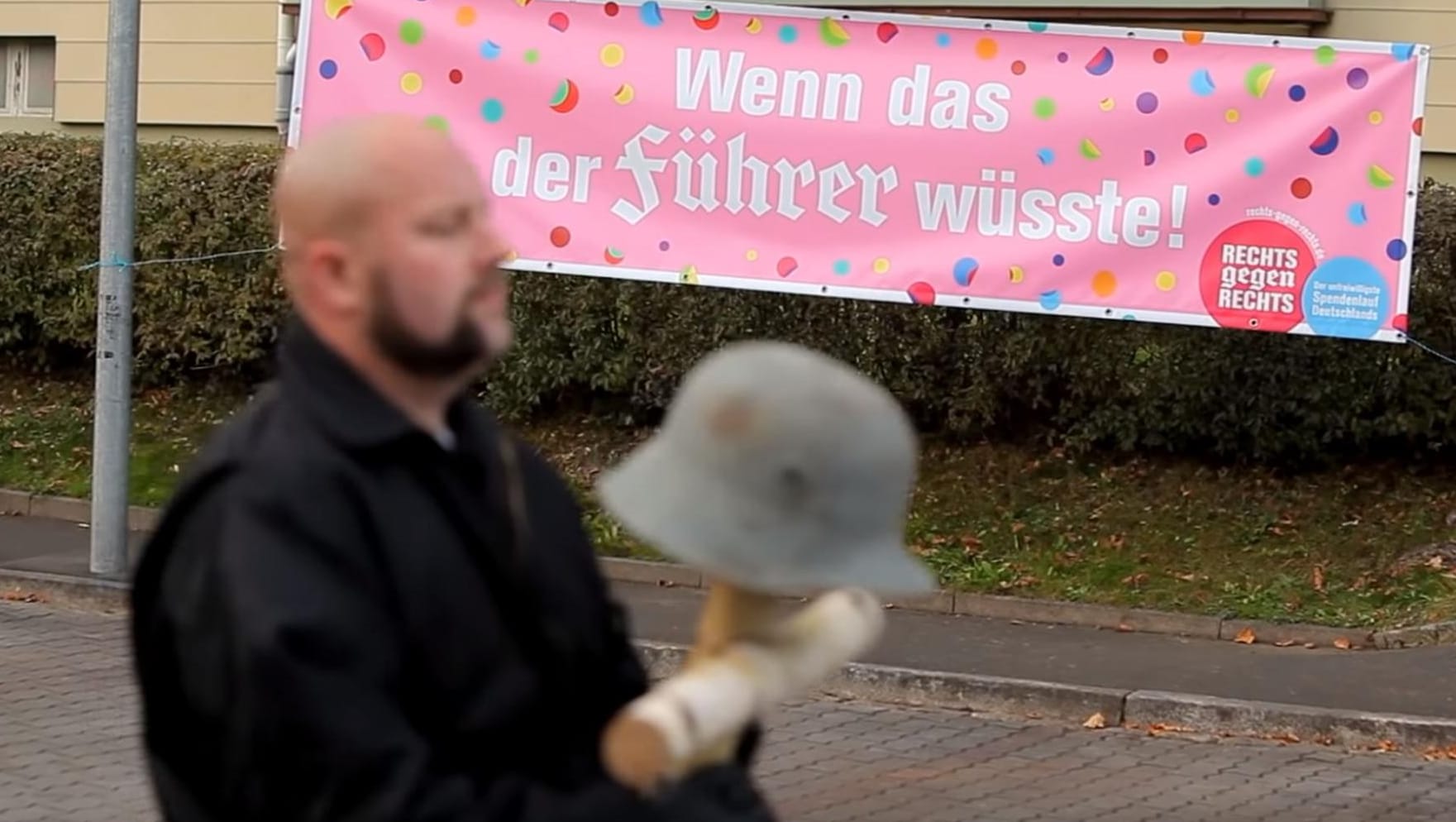 Mit dem Spendenlauf "Rechts gegen Rechts" hatte Exit bundesweit Furore gemacht. Pro gelaufenem Meter der Neonazis in Wunsiedel spendeten Sponsoren 10 Euro an Exit, 10.000 Euro kamen so zusammen. Nun sieht die Initiative ihre Arbeit vor dem Aus.