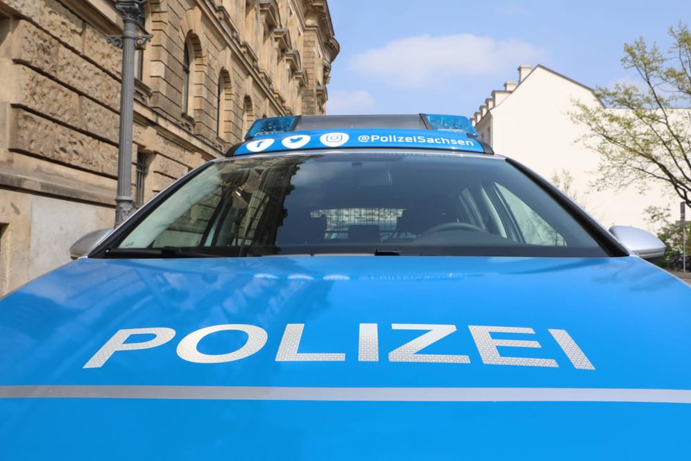 Polizei Sachsen: Ein zwölfjähriger Junge hat ein Auto gefunden und wollte es bei einer Dienststelle abgeben. (Symbolbild)
