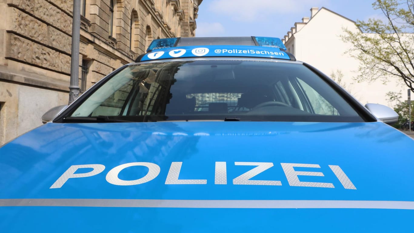Polizei Sachsen: Ein zwölfjähriger Junge hat ein Auto gefunden und wollte es bei einer Dienststelle abgeben. (Symbolbild)