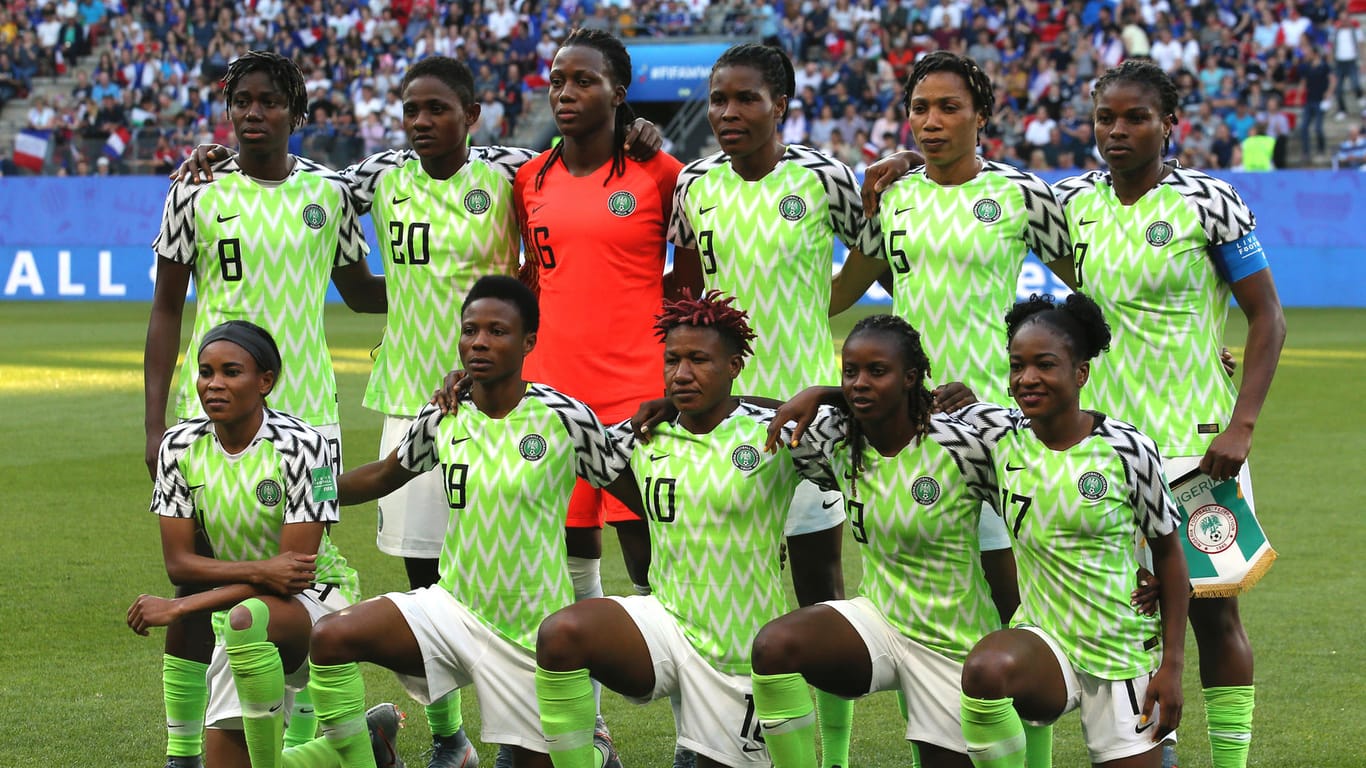 Sie mussten lange zittern, doch am Ende erreichte Nigeria das WM-Achtelfinale.