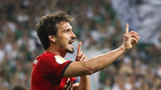 Mats Hummels soll ein Angebot von Manchester United abgelehnt haben. Mats Hummels soll ein Angebot von Manchester United abgelehnt haben.