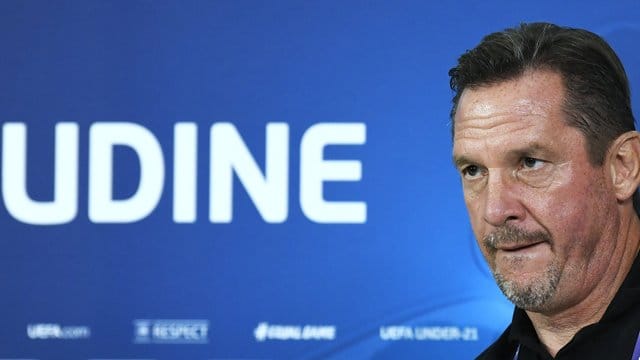Trainer der österreichischen U21-Nationalmannschaft: Werner Gregoritsch. Trainer der österreichischen U21-Nationalmannschaft: Werner Gregoritsch.