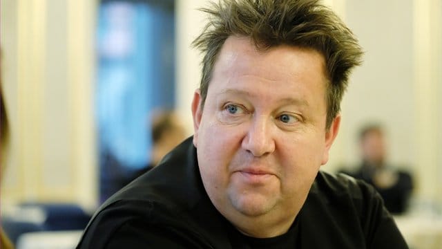Prinzen-Sänger Sebastian Krumbiegel hat mit seiner roten Haarpracht abgeschlossen. Prinzen-Sänger Sebastian Krumbiegel hat mit seiner roten Haarpracht abgeschlossen.
