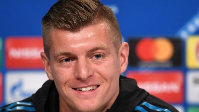 Im Dokumentarfilm " "KROOS" übt Toni Kroos Kritik an Bayern München.