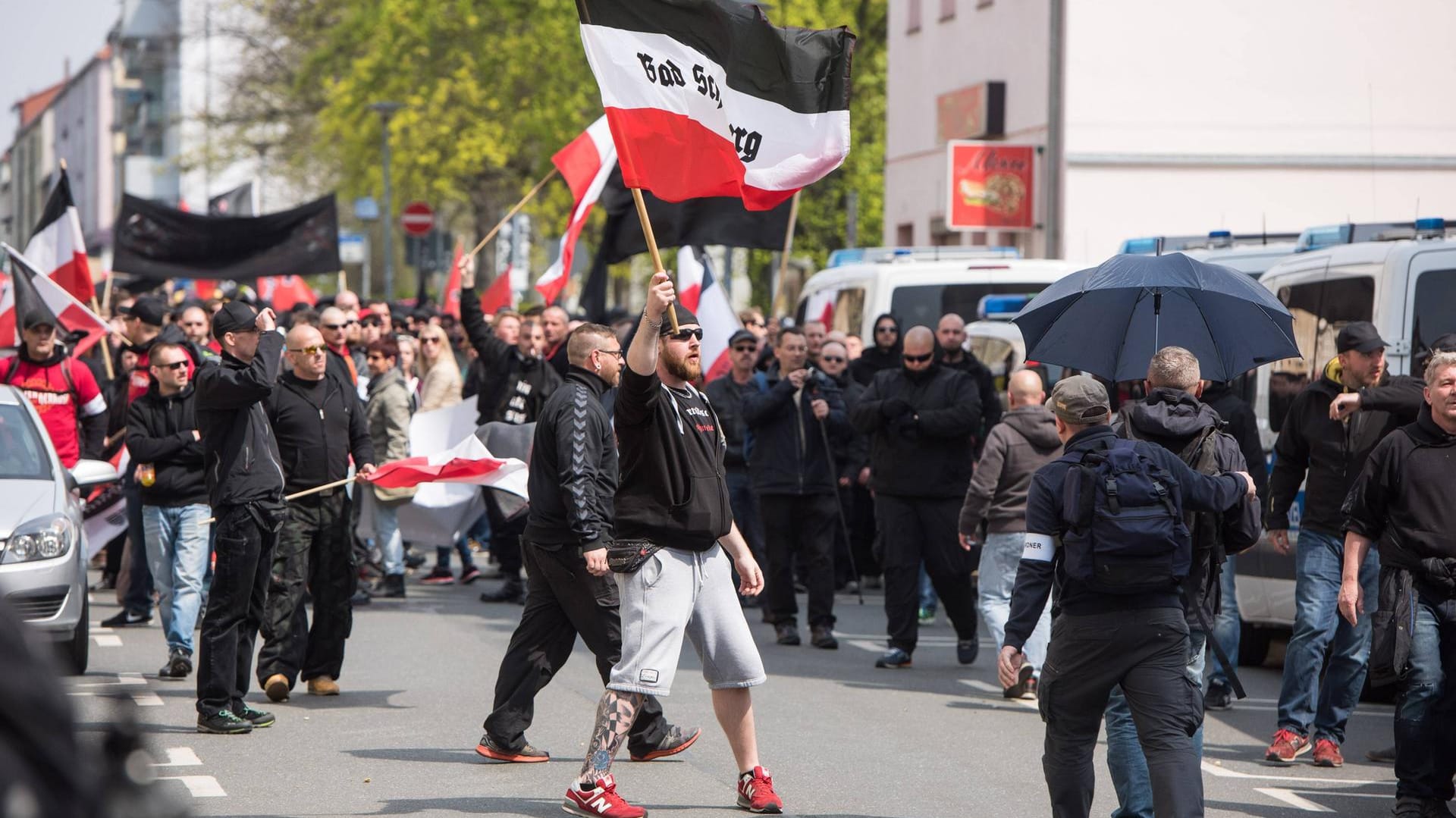 Aufmarsch der Neonazi-Partei "Der III. Weg" in Plauen (Archivbild)