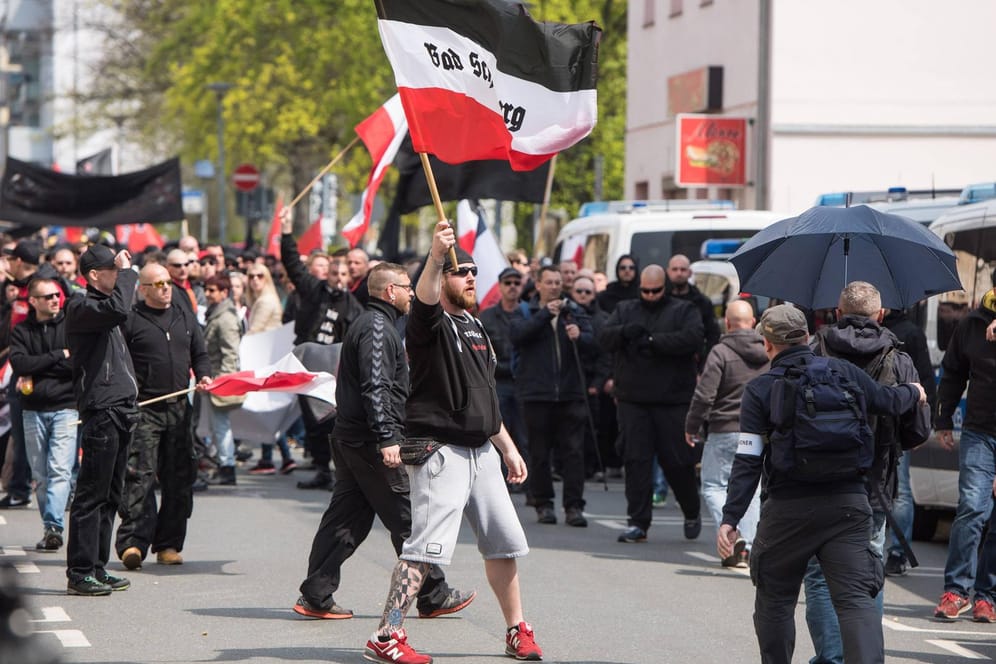 Aufmarsch der Neonazi-Partei "Der III. Weg" in Plauen (Archivbild)