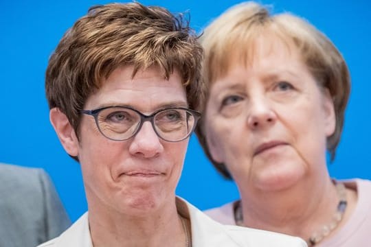 Parteichefin und Kanzlerin: Annegret Kramp-Karrenbauer und Angela Merkel.