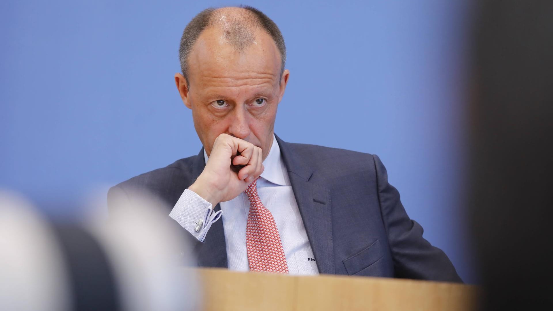 Friedrich Merz: Der CDU-Politiker sorgt sich, dass Bundespolizisten und Soldaten das Vertrauen in ihre Dienstherren verlieren – und deshalb die AfD wählen.