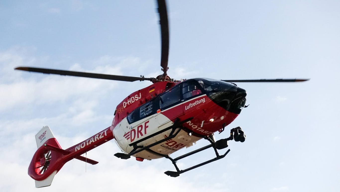 Rettungshubschrauber der DRF Luftrettung: Ein schwer verletzter Biker musste ins Krankenhaus geflogen werden. (Symbolbild)
